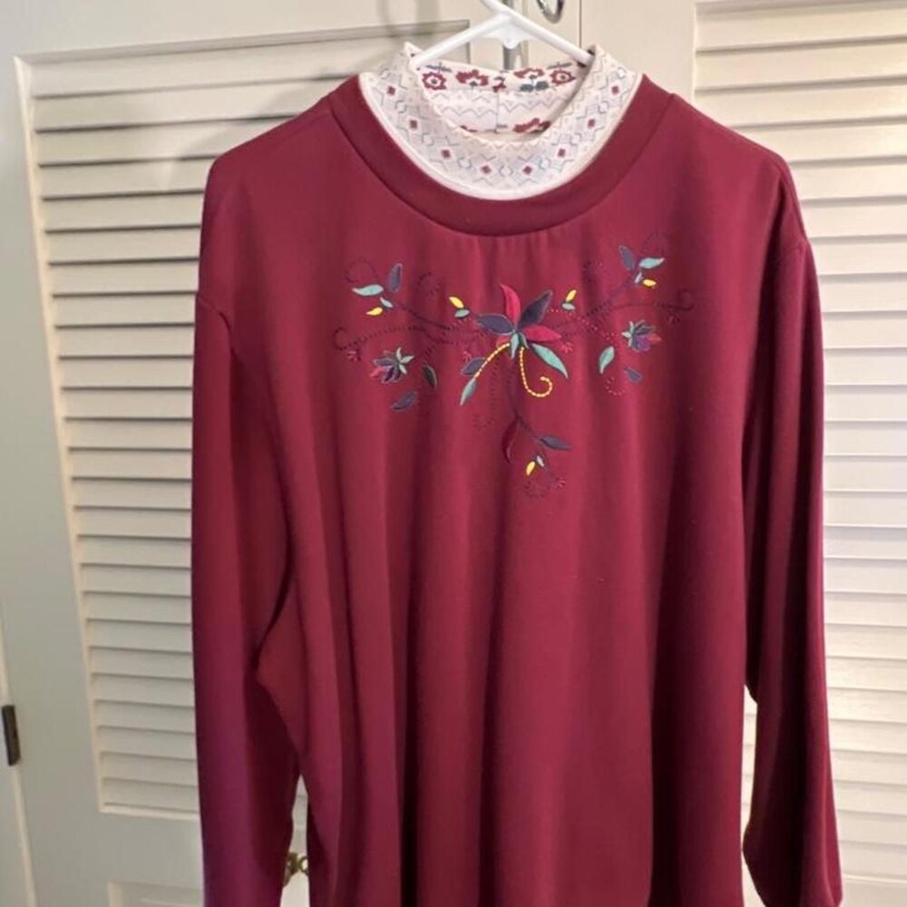 Blair Women's Burgundy and Red Sweatshirt